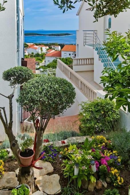 Apartman Tino With Two Sunny Terace Đảo Hvar Ngoại thất bức ảnh