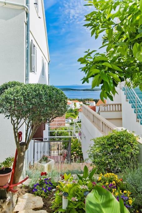 Apartman Tino With Two Sunny Terace Đảo Hvar Ngoại thất bức ảnh