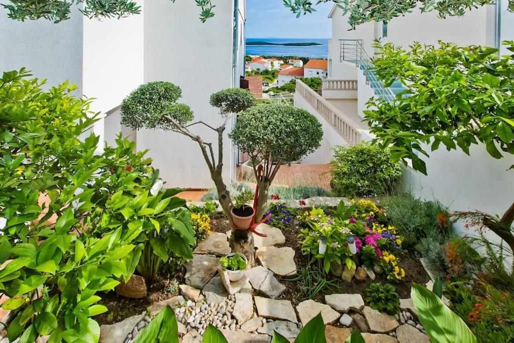 Apartman Tino With Two Sunny Terace Đảo Hvar Ngoại thất bức ảnh